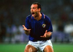 Addio a Totò Schillaci, morto per "turbo cancro" al colon retto l'ex calciatore e bomber di Italia '90: aveva 59 anni