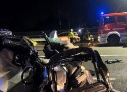 Morte Emilio Petrone, le immagini dell’auto distrutta nel drammatico incidente, disposta autopsia per ipotesi malore improvviso