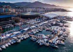 Genova, perde orecchino da centomila euro mentre visita yacht del Salone Nautico, arrivano i sommozzatori
