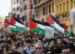 Gaza: benissimo la piazza ma le ambiguità restano, serve un riconoscimento e una condanna chiara del genocidio dei palestinesi 