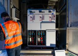 Siemens e Unareti insieme  per una distribuzione elettrica sostenibile, installato il primo quadro isolato in gas privo di SF6