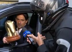 Tapiro d'oro a Simone Inzaghi per l'inchiesta sulle curve di Inter e Milan, l'allenatore “in imbarazzo” non risponde alle domande - VIDEO