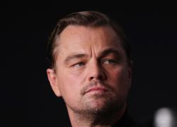 Leonardo Di Caprio a cena a Roma con Vittoria Ceretti e i bodyguard usano laser anti - paparazzo
