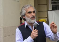 Ucraina, Zelensky perde consensi, lo storico Hrytsak: “Se si votasse oggi sarebbe sconfitto, popolo vuole fine della guerra”