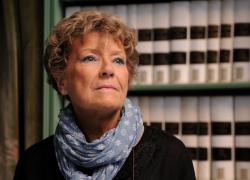 Violenza contro le donne, al Teatro della Pergola L’amore rubato di Dacia Maraini e altri monologhi adattati dalla stessa autrice