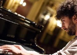 Addio al pianista Giuliano Graniti, morto a 36 anni per una malattia rara scoperta un anno fa dopo il matrimonio con la misicista Paniz