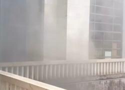 Incendio al Tribunale di Milano, 500 persone evacuate, l'ipotesi di problema elettrico nell'ex locale caldaie - VIDEO