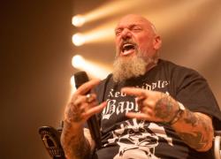 Addio a Paul Di’Anno, morto l’ex cantante degli Iron Maiden, aveva 66 anni ed era in sedia a rotelle da tempo