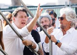 Costituente M5s, via Grillo e il limite dei due mandati, sì alle alleanze, l’ex garante: “Da francescani a gesuiti”