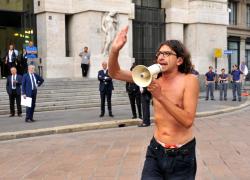 Gabriele Paolini e l'annuncio del cambio di sesso, il “disturbatore tv” dal carcere: “Quando uscirò diventerò donna, ho deciso”