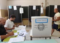 La partecipazione al voto è l’essenza della democrazia, ma il dissenso e lo scontento degli elettori sono palesi