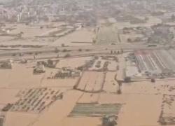 Spagna, dopo alluvione a Valencia allerta massima a Barcellona, bufera per "allarme lanciato con 11 ore di ritardo"