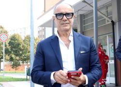 Sindaco di Rozzano Gianni Ferretti morto improvvisamente a 60 anni per "infarto dopo intervento per leucemia", difese la città dalle parole di Fedez