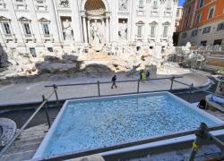 Fontana di Trevi, il giornale New York Post contro il restauro che ha trasformato il monumento in una 'piscina comunale' 