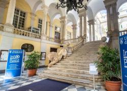 Genova, studentesse incatenate davanti all'Università per protesta, “vogliamo lo sportello antiviolenza"