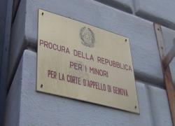 Genova, diciassettenne rapina un supermercato per fare colpo sugli amici, il padre lo  denuncia alla polizia