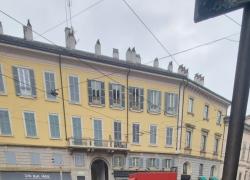 Far west a Milano: 4 fra scooter e moto bruciati in corso Magenta, caccia ai responsabili, senza pietà!