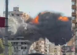 Libano, raid aereo israeliano a Beirut, bombardato con missili palazzo di 8 piani, almeno 15 morti e 80 feriti - VIDEO