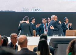 Cop29, approvato fondo di aiuti climatici da 300 mld$ all'anno ai Paesi in via di sviluppo, India: “Somma irrisoria”