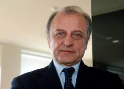 Addio a Giancarlo Comi, morto per malore improvviso a 76 anni durante un convegno, era esperto in sclerosi multipla e neurologia