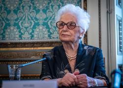 1° maggio 1945, l'Armata Rossa entra nel campo di concentramento di Malchow dov'è detenuta Liliana Segre, la senatrice però ringrazia "gli americani per la liberazione"