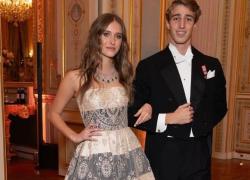Lucia Ponti, nipote di Sophia Loren, ha debuttato in società al Ballo delle Debuttanti di Parigi accompagnata da Alberico di Carpegna Brivio