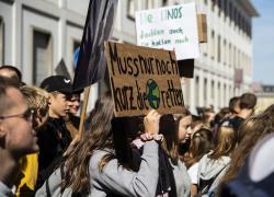 Grande sciopero in Germania per la crisi Volkswagen: manifestazioni sacrosante, che dovrebbero insegnarci qualcosa