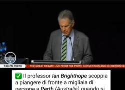 Il calciatore Edoardo Bove di 22 anni si accascia mentre si allaccia gli scarpini, ma niente paura: è "la torsione di punta"