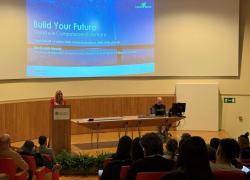 Intesa Sanpaolo, incontro con più di 500 studenti all'Università di Trento con "Build your Future" sui trend digitali ed economici globali