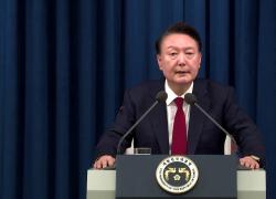 Corea del Sud, chiesto impeachment per il presidente Yoon, Parlamento boccia legge marziale, sciopero a oltranza dei sindacati
