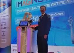 Singapore, in arrivo robot infermieri "Missi" alti 1,5m, guidano i pazienti, consegnano farmaci e danno istruzioni sull'uso