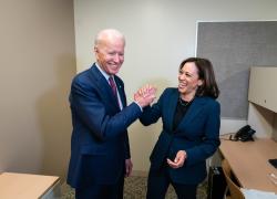 I democratici riflettono sugli errori "woke" nella campagna elettorale, che hanno dato un aiuto decisivo a Donald Trump