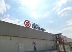 Giussano, ragazza di 24 anni accoltellata alla schiena davanti al centro commerciale, fermato l'ex fidanzato, era ai domiciliari per averle lanciato dell'acido