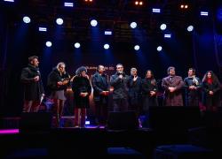 Accensione dell’albero di Natale 2024 al San Raffaele di Milano, oltre 2000 persone riunite tra musica, allegria e solidarietà 