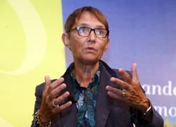 Multe ai "no-vax" annullate, Tamaro: "Decisione sacrosanta, obbligo vaccino Covid una follia, da asmatica con la mascherina sono peggiorata"