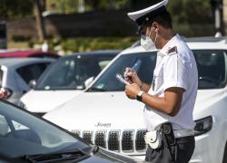 Napoli, prime 6 multe per uso del cellulare alla guida con nuovo codice della strada, scatta il ritiro della patente oltre alla sanzione