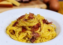 Roma, il prezzo giusto per la pasta alla Carbonara al ristorante è 12 euro con ingredienti di livello