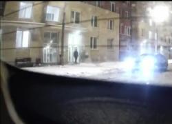 Il VIDEO dell'attentato a Mosca, il generale Kirillov ed il suo vice escono da un'abitazione, poi l'esplosione