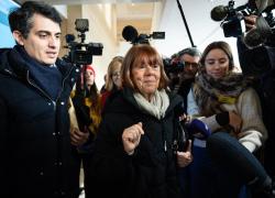 Avignone, Dominique Pelicot condannato a 20 anni per stupro aggravato: per 10 anni ha drogato e violentato la moglie Gisèle con altri 50 uomini