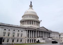 Usa ufficialmente in shutdown: stop a tutte le attività amministrative non essenziali per non approvazione legge bilancio, non accadeva da 2019