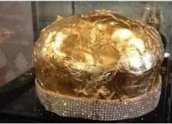 Carmagnola, arriva il panettone d'oro a 900€, e a noi vorrebbero far mangiare larve, insetti e grilli