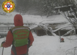Gran Sasso, due escursionisti dispersi, ricerche sospese per raffiche di Bora a 100 km/h, i soccorsi: “Meteo in peggioramento”