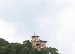 Bernard Arnault compra villa Beatrice a "€55 mln" nel Parco di Portofino, a picco sul mare sul promontorio di punta Cajega