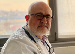 Trieste, Enzo Mazzaro e il caso dell'operazione senza vaccino Covid: il giuramento di Ippocrate sostituito da quello a Big Pharma 