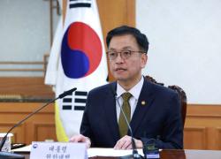 Corea del Sud, parlamento vota impeachment per presidente ad interim Han Duck-Soo, subentra il ministro delle Finanze Choi Sang-Mok