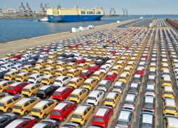 Cina, nel 2025 le e-car supereranno le auto a motore termico (12 mln vs 11) dopo limitazioni alla circolazione e divieto dei diesel