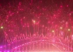 Australia, Capodanno 2025 a Sydney, countdown e 12 minuti di fuochi d'artificio sull'Harbour Bridge e sull’Opera House - VIDEO