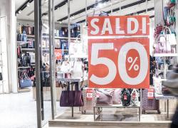 I saldi invernali partono in (quasi) tutta Italia sabato 4 gennaio