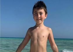 Mattia Cossettini, morto a 9 anni in vacanza a Marsa Alam in Egitto, “Aveva un tumore al cervello”, i genitori: “Non lo sapevamo”