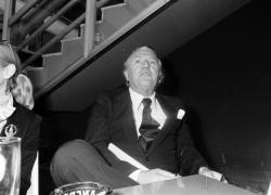 Addio a Jean-Marie Le Pen, morto l’ex fondatore del partito di destra Front National e papà di Marine, aveva 96 anni